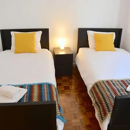 Apartment Feel Ribeira - Riverfront Charm *