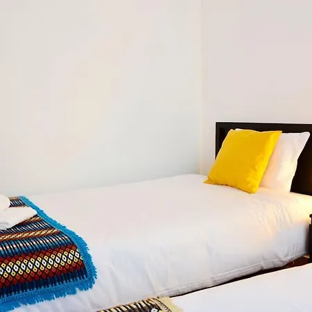 Feel Ribeira - Riverfront Charm